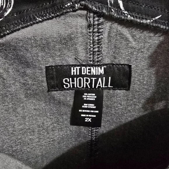 Hot Topic Plus Size Demin Short Overalls - Picture 2 of 3